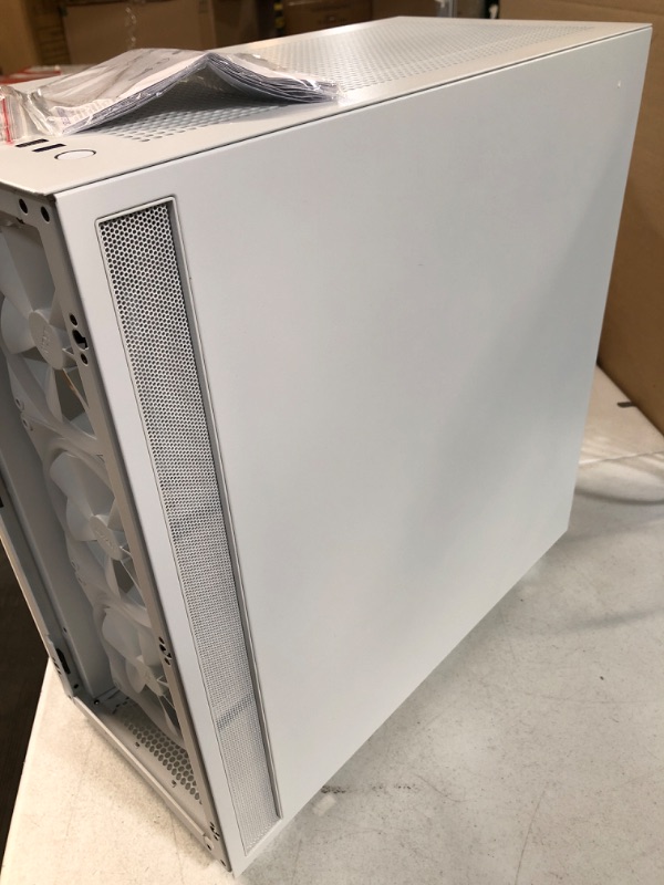 Photo 3 of NZXT H7 Elite - CM-H71EW-01 - ATX Mid Tower PC Gaming Case - Front I/O USB Type-C Port - Quick-Release Tempered Glass Side Panel - White White H7 Elite Case