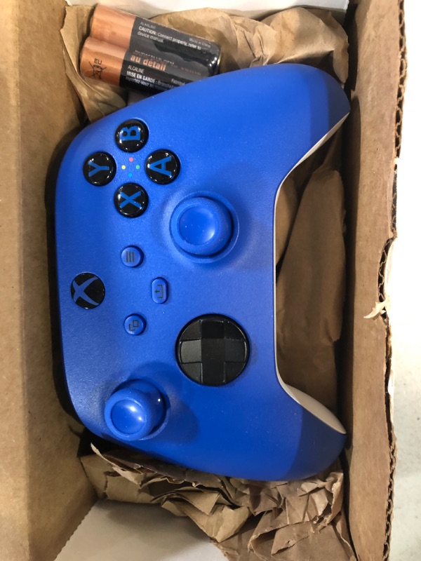 Photo 2 of Xbox Core Wireless Controller – Shock Blue