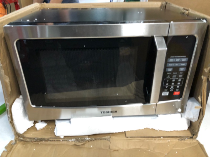 Photo 4 of **SEE NOTES**
TOSHIBA EM131A5C-SS Countertop Microwave Oven, 1.2 Cu Ft - Silver