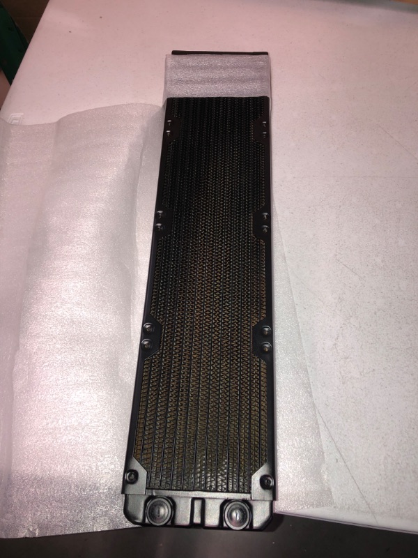 Photo 2 of Corsair Hydro X Series, XR7 480mm Water Cooling Radiator (Quad 120mm Fan Mounts, Easy Installation, Premium Copper Construction, Polyurethane Coating, Integrated Fan Screw Guides) Black Thick 480mm