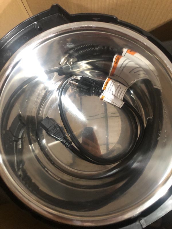 Photo 4 of **item not functional**sold for parts**
Instant Pot Duo V6 7-in-1 Electric Multi-Cooker, Pressure Cooker, Slow Cooker