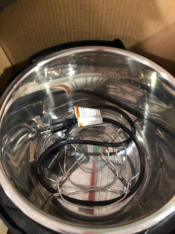 Photo 3 of **item not functional**sold for parts**
Instant Pot Duo V6 7-in-1 Electric Multi-Cooker, Pressure Cooker, Slow Cooker
