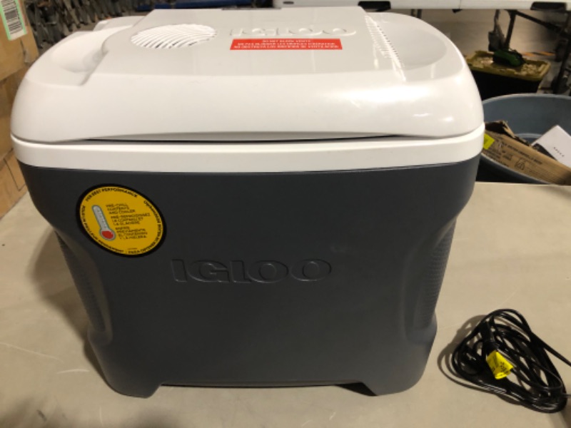 Photo 2 of (USED/Damaged) ) Igloo Thermoelectric Iceless 28-40 Qt Electric Plug-in 12V Coolers 28 Qt Iceless Gray