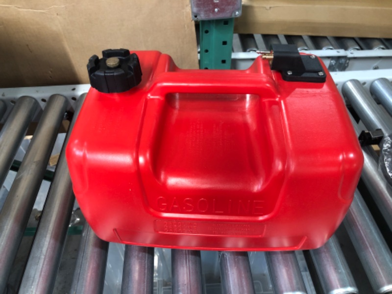 Photo 2 of Fudatong Portable Boat Fuel Gas Tank 12L 3 Gallon Marine Outboard Gas Tank with Connector for YAMA/HA