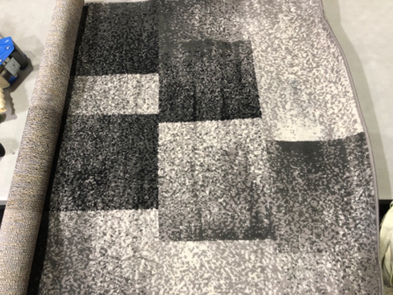 Photo 2 of [USED] Rugshop Modern Distressed Boxes Area Rug SMALL