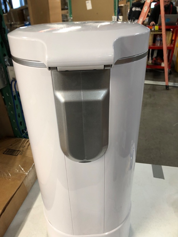 Photo 1 of Munchkin UV Diaper Pail, Kills Odor-Causing Bacteria 