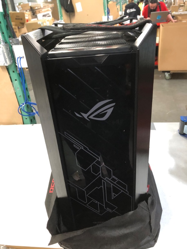 Photo 3 of Asus ROG Strix Helios GX601 RGB Mid-Tower Computer Case 