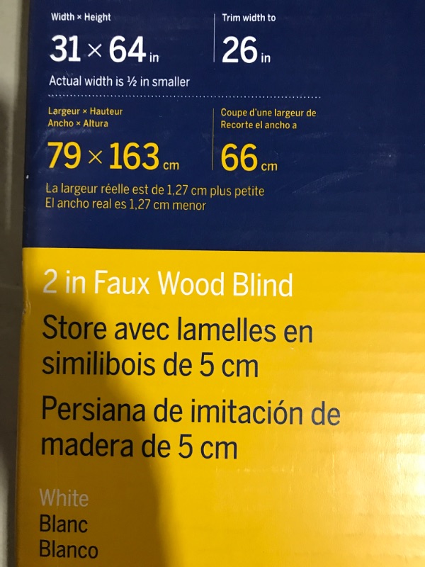 Photo 3 of * item used * see images for specifications *
Levolor Trim+Go 2-in Cordless White Faux Wood Room Darkening Blinds 