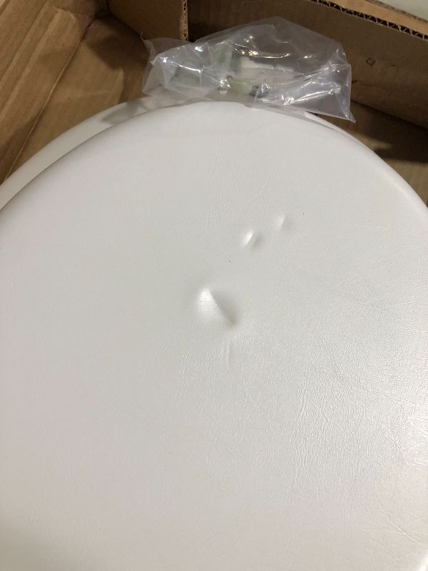 Photo 8 of ***HINGE DAMAGED - SEE PICTURES - FOR PARTS***
Mayfair 15EC 000 Removable Soft Toilet Seat