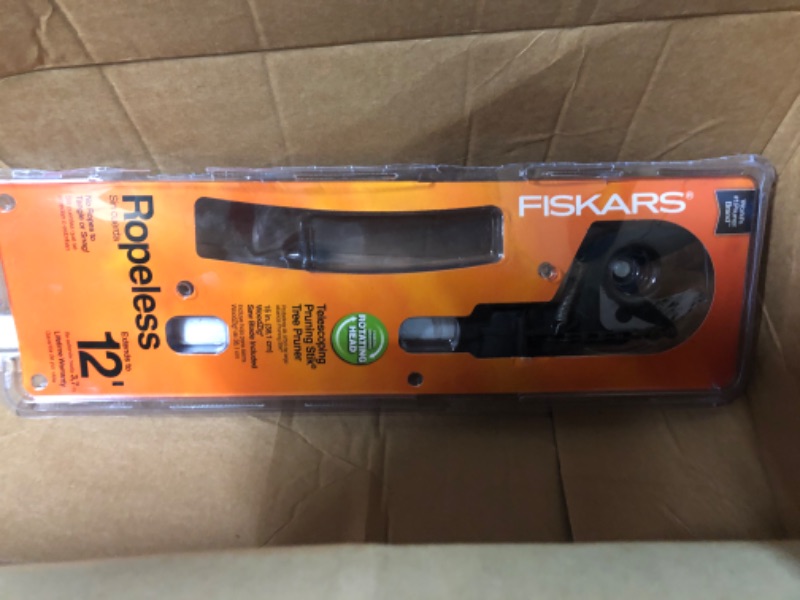 Photo 3 of **SEE NOTES** Fiskars 12 Foot Extendable Pole Saw & Pruner, Orange (393951-1001) 1-(Pack)