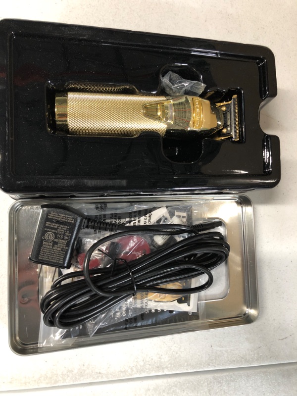 Photo 2 of BABYLISS PRO GoldFX Metal Lithium Outliner FX787G (Dual Voltage) FX787