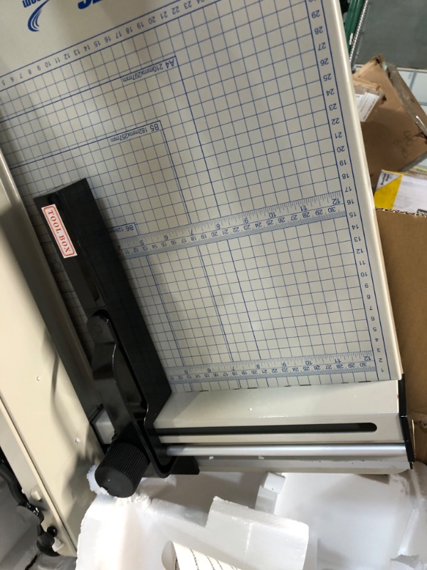 Photo 2 of HFS (R) Heavy Duty Guillotine Paper Cutter -12'' (12'' Paper Cutter)