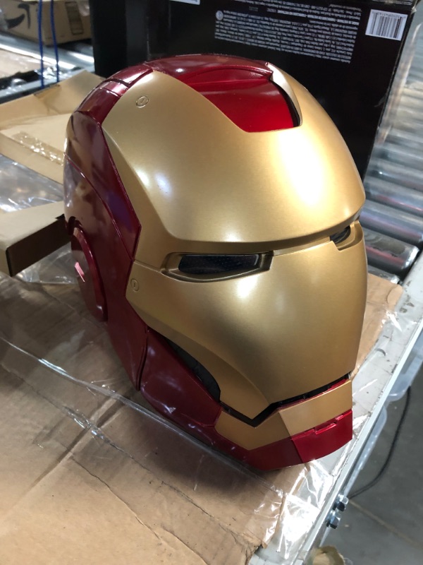 Photo 1 of Hasbro Iron Man Electronic Helmet Avengers Legends Gear
