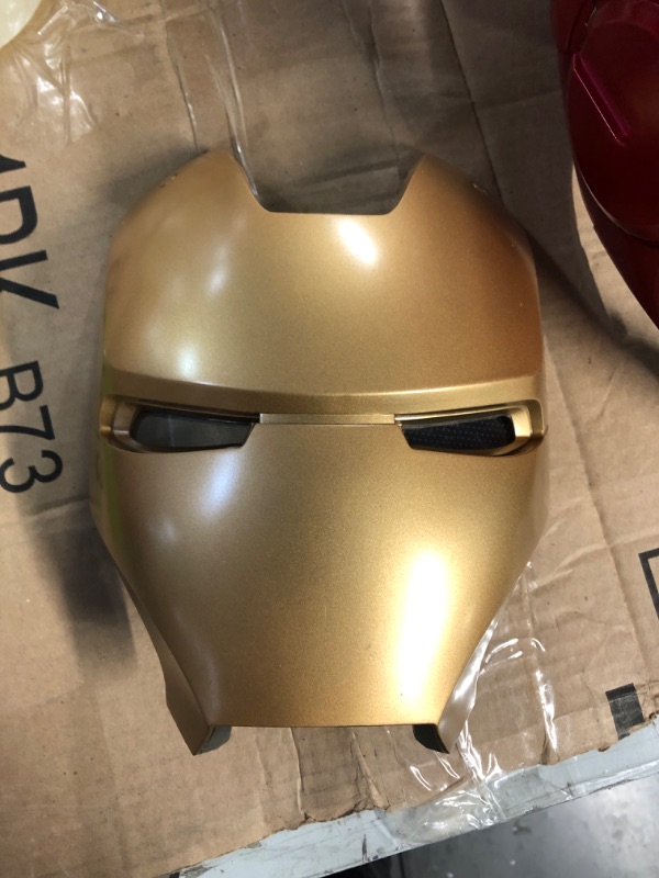 Photo 8 of Hasbro Iron Man Electronic Helmet Avengers Legends Gear