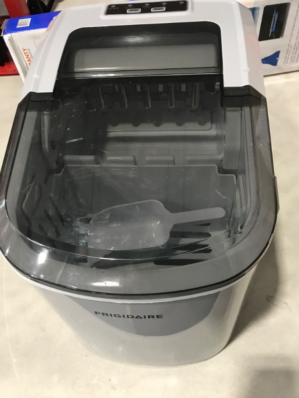 Photo 1 of *PARTS ONLY, SEE NOTES*
FRIGIDAIRE EFIC189-Silver Compact Ice Maker, 26 lb per Day, Silver (Packaging May Vary)