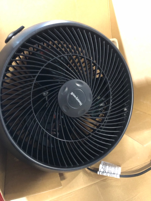 Photo 4 of 12 in. 3 Speed Whole Room Circulator Floor Fan