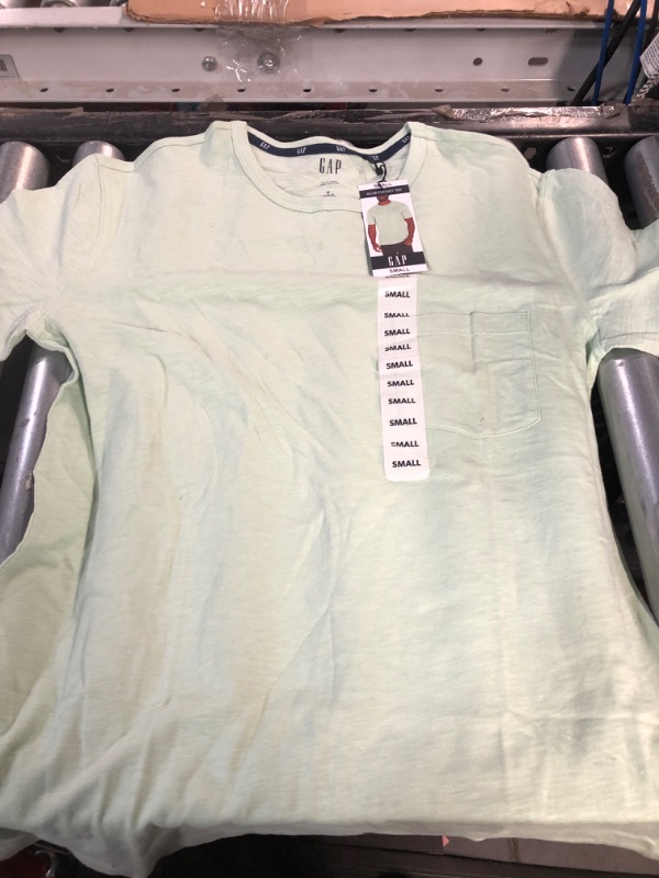 Photo 3 of GAP Men S Cotton Short Sleeve Pocket Slub Tee (Gossamer Green Small)