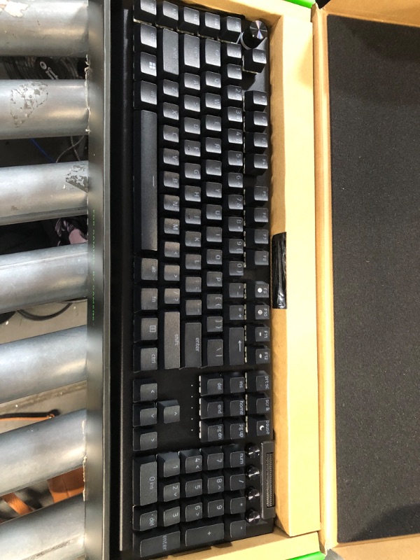 Photo 3 of Razer BlackWidow V4 Pro - Mechanical Gaming Keyboard (Green Switch)