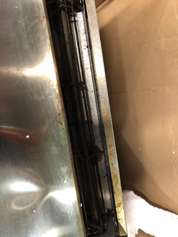 Photo 5 of ***MAJOR DAMAGE - NONFUNCTIONAL - BURNT - SEE PICTURES - FOR PARTS***
VEVOR 450 Slices/Hour Commercial Conveyor Toaster,2600W Stainless Steel Heavy Duty Industrial