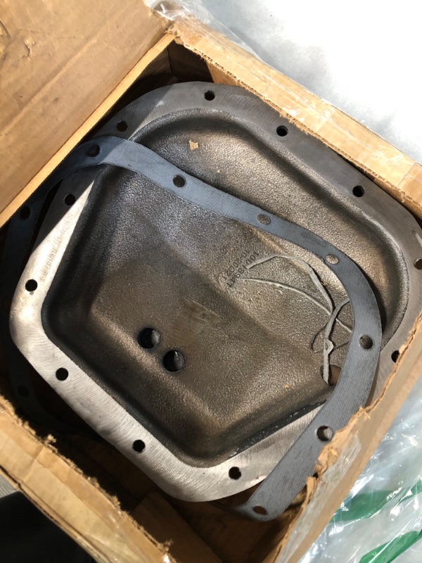 Photo 2 of Spicer 10023539 Differential Cover (Ford 9.75), 1 Pack