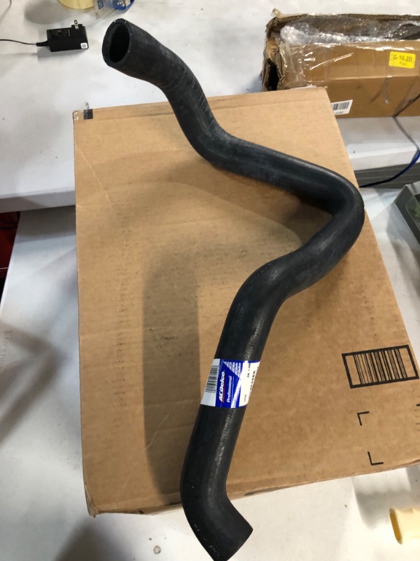 Photo 2 of ACDelco Gold 26225X Molded Upper Radiator Hose