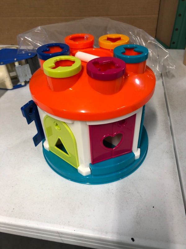 Photo 1 of Battat – Shape Sorter House – Color and Shape Sorting Toy with 6 Keys and 12 Shapes for Toddlers 2 years + (14-Pcs)