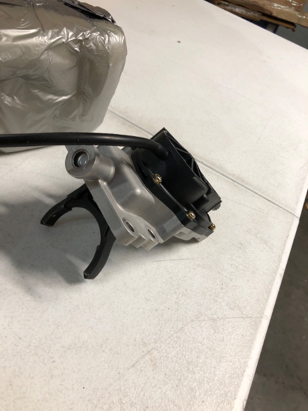 Photo 1 of Dorman 600-488 4WD Actuator for Select Toyota Models