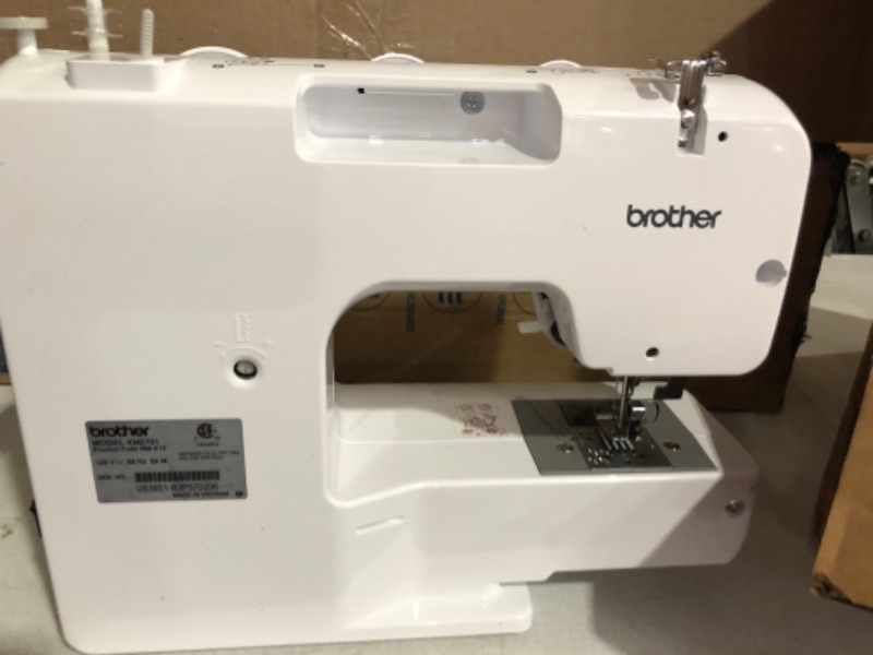 Photo 3 of * no power cord/accessories * sold for parts/repair *
Brother Sewing Machine, XM2701, Lightweight Machine with 27 Stitches