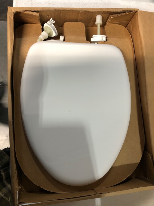 Photo 2 of -USED-Mayfair 115EC 000 Soft Easily Removes Toilet Seat, 1 Pack Elongated - Premium Hinge, White 1 Pack Elongated - Premium Hinge White