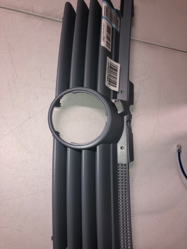 Photo 1 of **USED**  Replacement Volkswagen Jetta Grille Assembly (Partslink Number VW1200131)