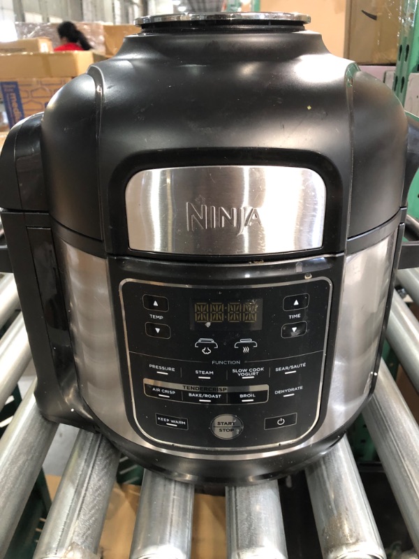 Photo 1 of **USED**
Ninja FD302 Foodi 11-in-1 Pro 6.5 qt. Pressure Cooker & Air Fryer that Steam