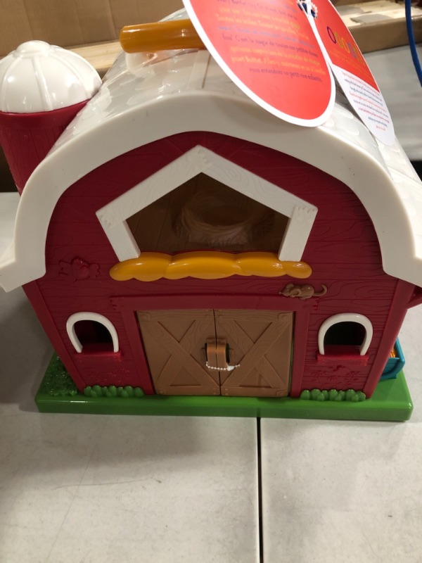 Photo 2 of Battat – Big Red Barn – Animal Farm Playset.