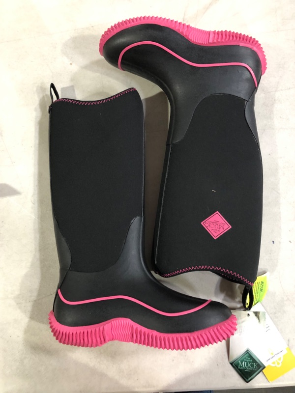 Photo 4 of  Multi-Season Women's Rubber Muck Boots 7 Black/Hot Pink