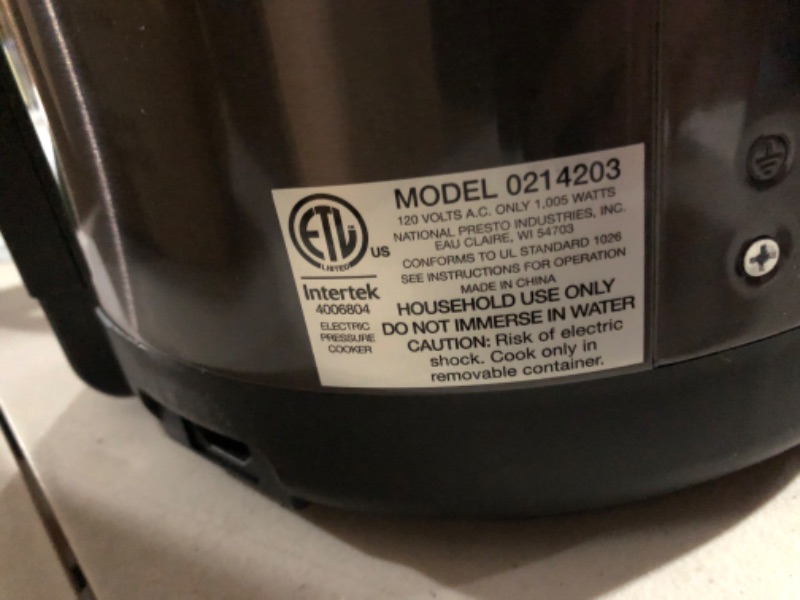 Photo 3 of [USED] Presto Precise™ 6-Quart Pressure Cooker 