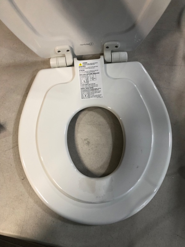 Photo 2 of *NEW* MAYFAIR 888SLOW 000 NextStep2 Toilet Seat with Built-In Potty Training Seat, Slow-Close, Removable that will Never Loosen, ROUND, White