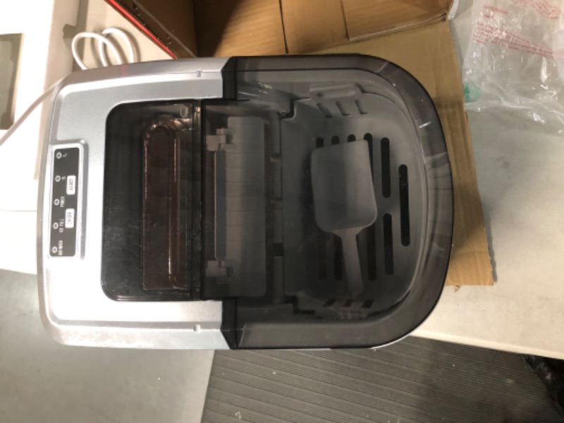 Photo 3 of ***USED/SEE NOTES** FRIGIDAIRE EFIC189-Silver Compact Ice Maker, 26 lb per Day, Silver (Packaging May Vary) Silver Ice Maker