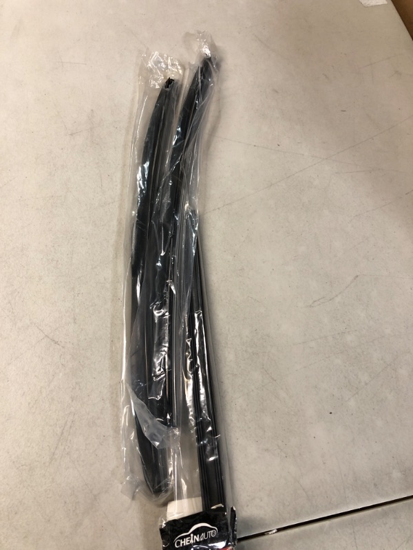 Photo 3 of Wiper Blades Front Windshield Wipers (2 Pack) 22"+22"