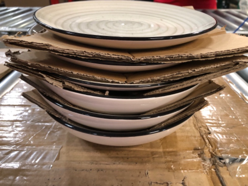 Photo 5 of [Brand New] vancasso Stoneware Dinnerware Set 24 Pieces, Bonbon Beige Dinner Set - Handpainted