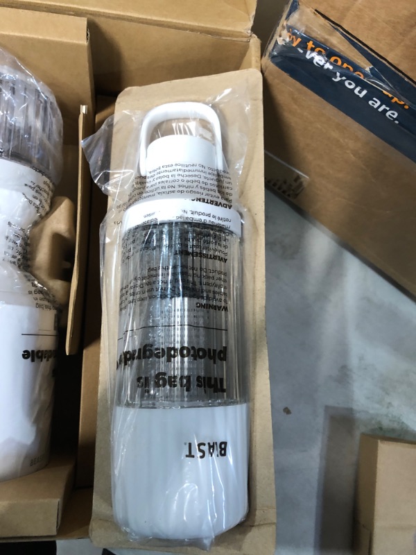 Photo 1 of **SEE NOTES** Beast Blender + Hydration System 1000W White