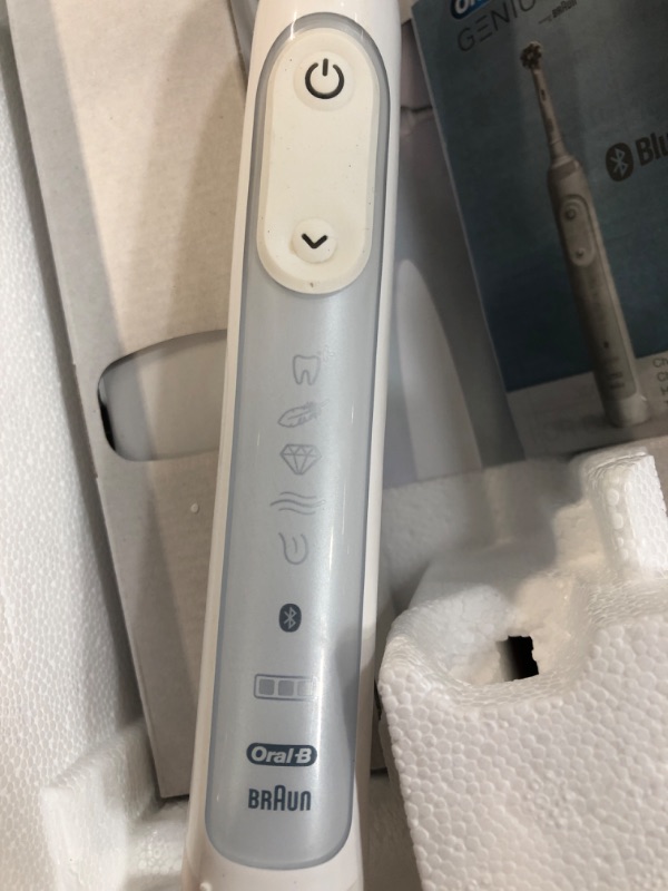 Photo 1 of *SEE NOTES* Oral-B Corded ElectricGenius X Toothbrush Patient Starter Kit