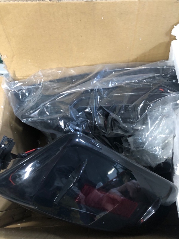 Photo 5 of **SEE NOTES**
AUTOWIKI LED Tail lights Fit for 2014-2020 Toyota Tundra with Black Housing Smoke 2PCS