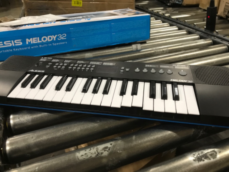 Photo 3 of Alesis Melody 32 and M-Audio HDH40 – Electric Keyboard Digital Piano with 32 Keys, Speakers, USB-MIDI Connectivity, Headphones and Piano Lessons Melody 32 + Headphones