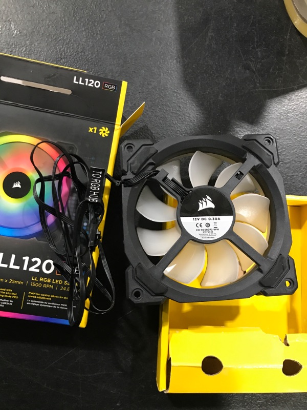 Photo 3 of Corsair LL Series LL120 RGB 120mm Dual Light Loop RGB LED PWM Fan Single Pack (CO-9050071-WW) Black Single Pack