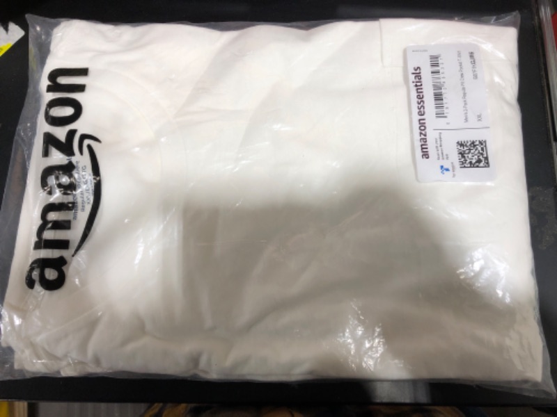 Photo 2 of Amazon Essentials Men's Regular-Fit Short-Sleeve Crewneck Pocket T-Shirt, Pack of 2 XX-Large White
