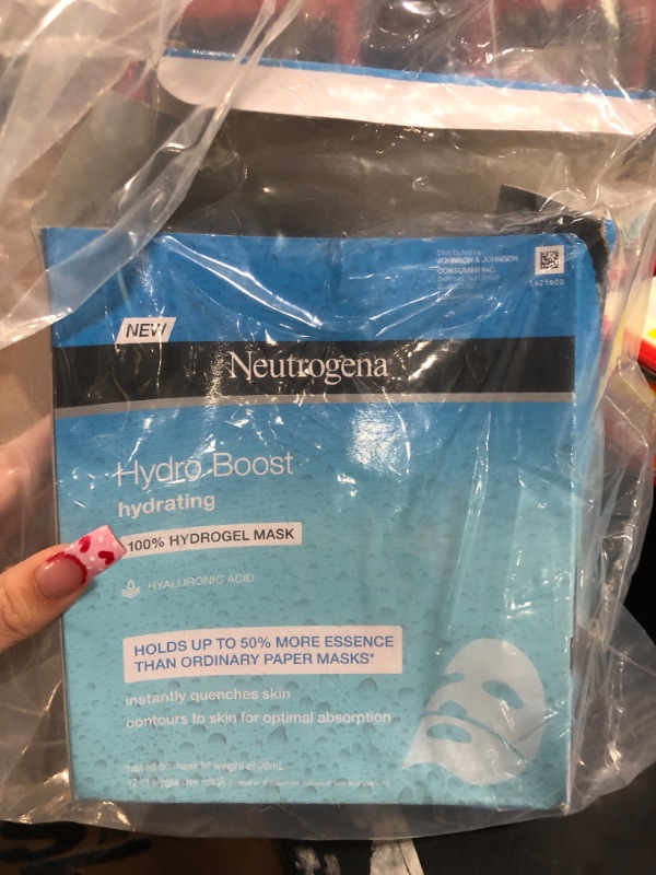 Photo 2 of Neutrogena Hydro Boost Moisturizing & Hydrating 100% Hydrogel Sheet Face Mask for Dry Skin with Hyaluronic Acid, Gentle & Non-Comedogenic, 1 Ounce (Pack of 12)