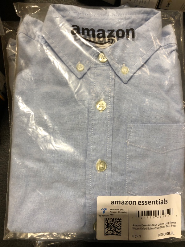 Photo 2 of Amazon Essentials Boys' Uniform Classic Fit Long-Sleeve Woven Oxford Shirt Small Blue