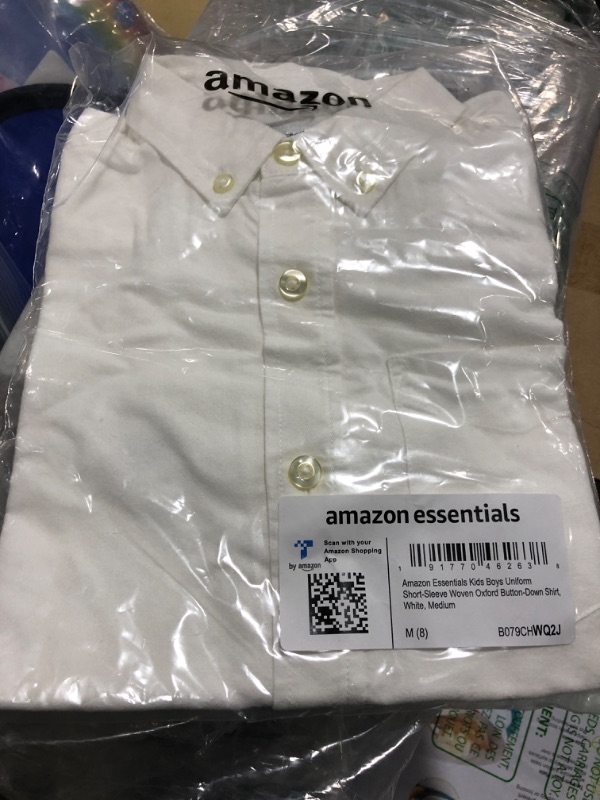 Photo 2 of Amazon Essentials Boys' Uniform Short-Sleeve Woven Oxford Button-Down Shirt Medium White