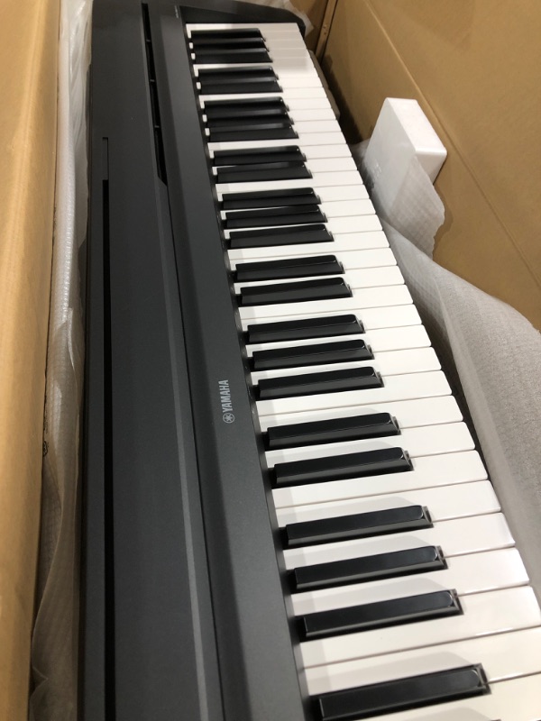 Photo 4 of YAMAHA P71 88-Key Weighted Action Digital Piano with Sustain Pedal and Power Supply (Amazon-Exclusive) P71 Black Digital Piano **unable to test**