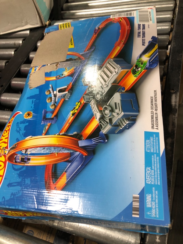 Photo 1 of Hot Wheels Track Builder Total Turbo Takeover Track Set, Motorized Playset with Loops & Stunts, Includes 1 Hot Wheels Die-Cast Car, Toy for Kids 6 to 12 Years Old [Amazon Exclusive]
