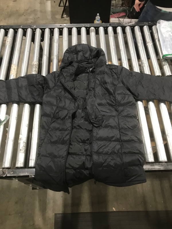 Photo 1 of Amazon Essentials Women's Lightweight Water-Resistant Hooded Puffer Coat (Available in Plus Size), Black, Large
